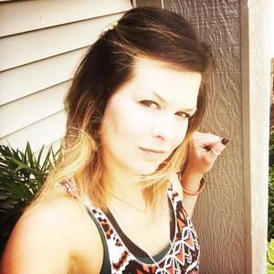 Meet your Posher, Desiree